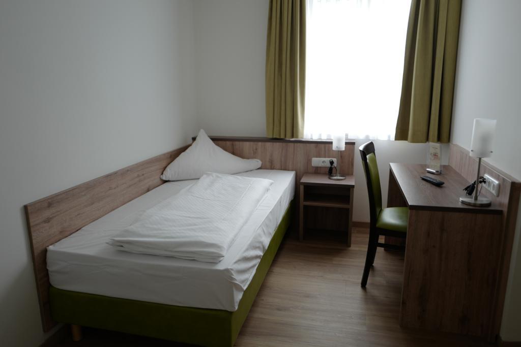 Hotel Stern Герстхофен Екстериор снимка